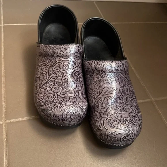 DANSKO Professional Tooled Grey Patent Clog 40 US 9.5-10 Leather Comfort Shoes - Picture 15 of 17